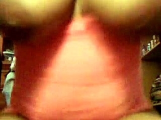 Those beautiful black tits are bouncing amazingly in this cute display 😍