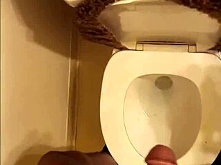 pornstar gets wet while chilling with big cock and cumshot