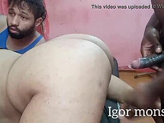 Late Night Pussy Snack With Friends In Holiday Group.