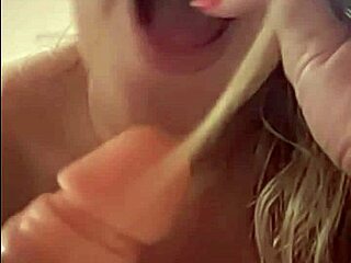 Sophie danadinha chats on a video call