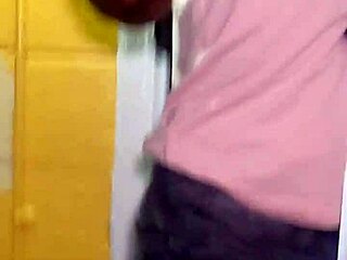 stripper runs out of gas, gets fucked by stranger 😏