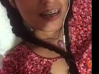 my girlfriend masturbates pussy for me