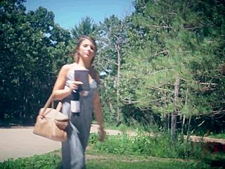 Adriana Chechik and Sofi Ryan in Foreign Lesbian Exchange