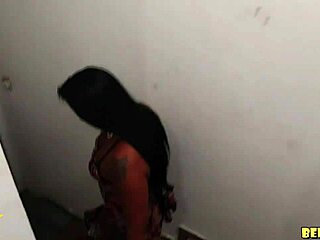 Giving Pussy To Naughty Brown Delivery Guy With Big Ass