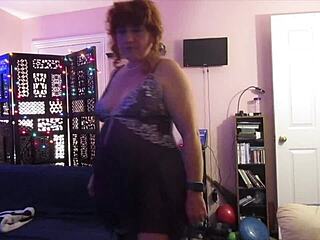 Watch Hotwife Steffi's Pussy Dance in Purple Teddy!