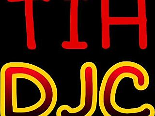 Sneaking to fuck the hot young girl hidden from parents