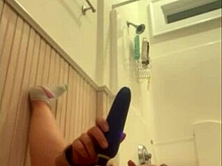 Tan pawg squirts in shower