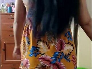 Sol's homemade solo session reveals her stunning beauty