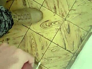 check out this hot mexican marine guy 😏