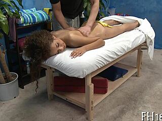 Massage parlor turns into steamy sex session