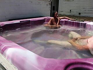 Dayanara Fucks In Hot Tub