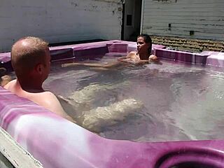 Dayanara Fucks In Hot Tub