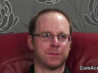 spicy peach gets cumshot on face sucking juice