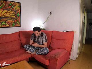 Pin-Up Girl's Second Day Of Confinement In Spain