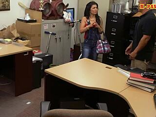 Watch the latina babe get her twat screwed at pawnshop