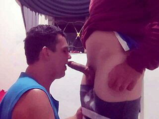 Skinny Amateurs Giving Muscular Bodybuilder a Blowjob