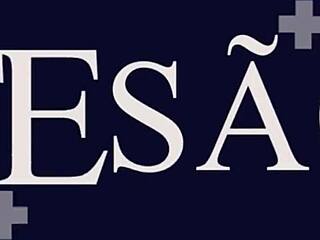 Neighbor Sees Milf Sunbathing and Then Fucks Her Inside the House