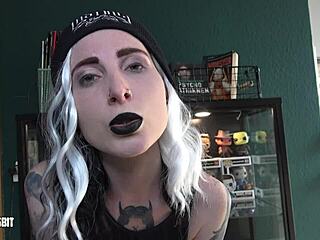 What’s behind Lou Nesbit and Lia Louise’s exhibitionism game?