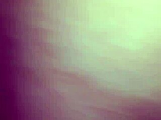 Dando a buceta pro comedor 😘