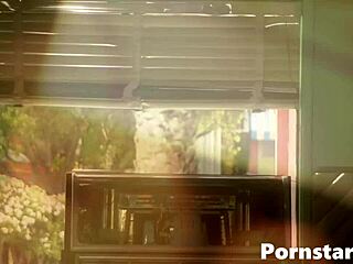 syvette wimberly masturbates while dude licks her ass