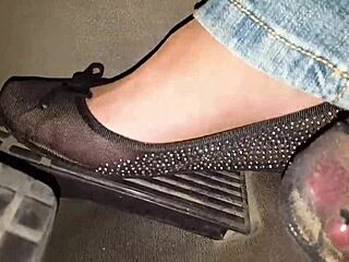 Intimate milf assfucking on webcam