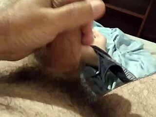 Punheteiro Engages In Solo Activity