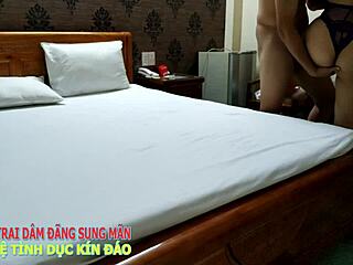 Vietnamese Wife Shared in Steamy Amateur Voyeur Cumshot Clip