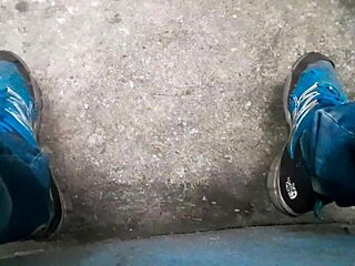 Gay brasileiro masturbating in the woods!