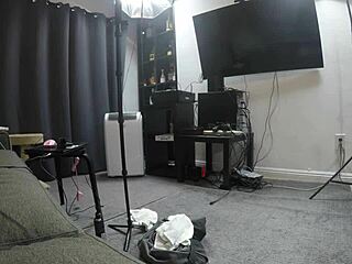 scarlett johnson, gimme that footjob pov right now