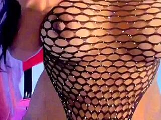 Oh, That Hot Sitting! I Love When She Lets Cum In Mouth!