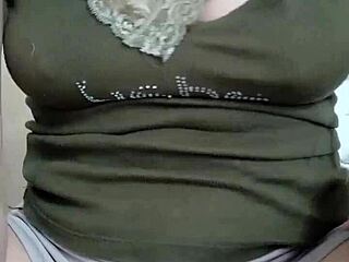 Gai Xinh Performs Live Dance On Bigo 2 With Energetic Moves.