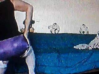 Hola, babysitting my h so mom doesn't arrive and found her with stepfather in 20 days