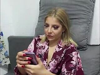 I am Lins preparing to record a scene for hot videos