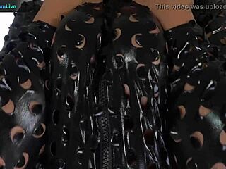 Alyssia Kent masturbates solo passionately