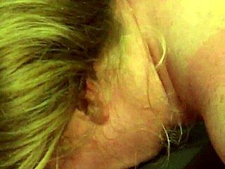 Teen Girl Sucks Cock in Contrasting Scene