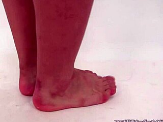 Girls with sole fetish, Asian cuties show off their feet