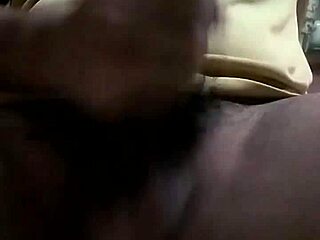 अरे, वियतनामी लड़का हस्तमैथुन करता है और चारों ओर कम करता है!