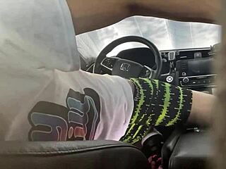 Solo masturbation session on 4/2/2022