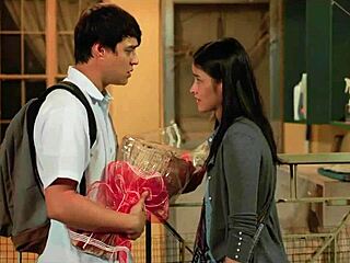 Enrique Gil And Liza Soberano Share Romantic Kiss As Celebrity Couple