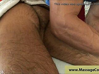 i lub massagin dat gay ass wit oil, its so matur n hot