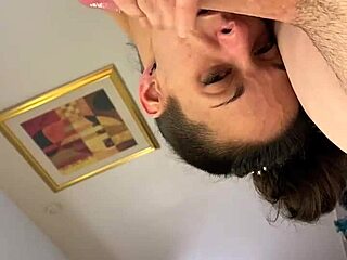 Roxi Reynolds Blows Big Cock