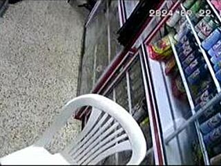 revisando las c�maras de seguridad me encuentro con esta sorpresa