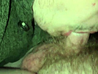 Dylan Kyler enjoys a hot dick sucking session 😈