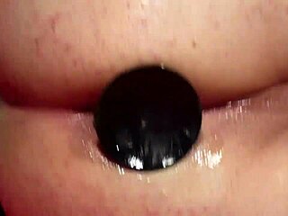 dwt elly von hinten mit dildo anal