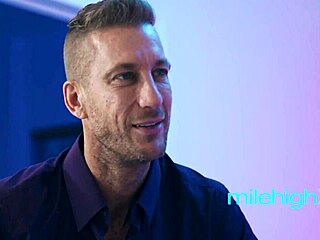 Guy discovers date is a working girl unexpectedly.