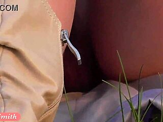 Wow, Jeny Smith’s transparent dress shows everything in public, so hot! 😍