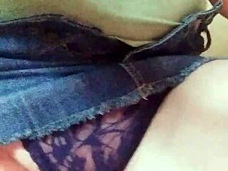 wow, that biggest fat pussy is so juicy for masturbation 😮