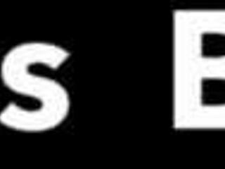 mamandole la verga al novio de mi mejor amiga en el automovil