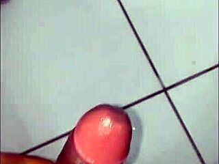 Big dick amateur gay masturbation scene