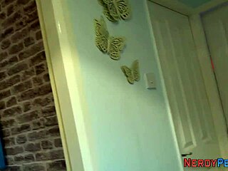 yorkshire geek gets head from tattooed brit in hd